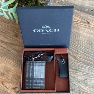 NWT COACH LANYARD WALLET KEYCHAIN KEY FOB REMOVABLE ID CREDIT CARD HOLDER SET 2p
